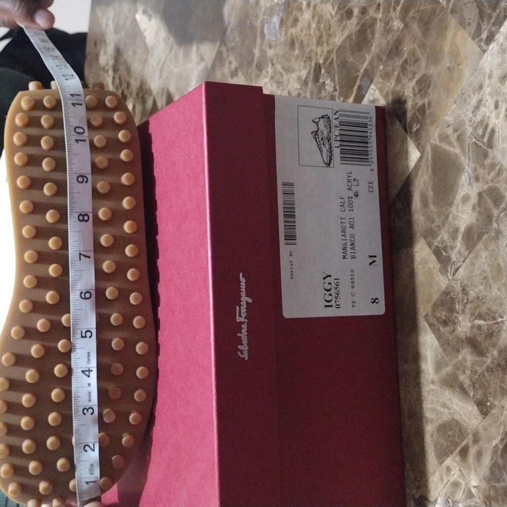 ❌SOLD❌Ferragamo Iggy Sneakers - Picture 17 of 17